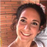Me defino como una persona extrovertida, dinámica y trabajadora. Me encanta la enseñanza , siempre he combinado mis estudios con clases particulares